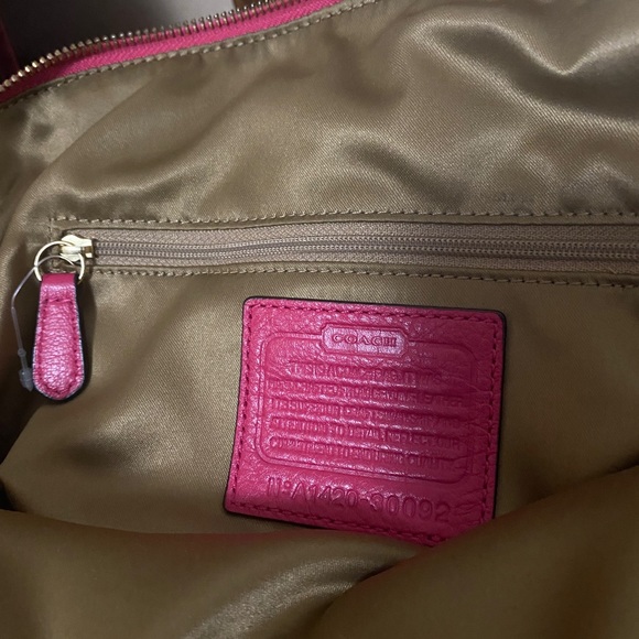 Coach Shoulderbag - Picture 5 of 6